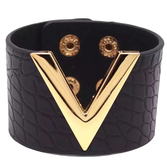 Luxury Croc Faux Leather Fashion V Cuff bracelet - Picture 2 of 10